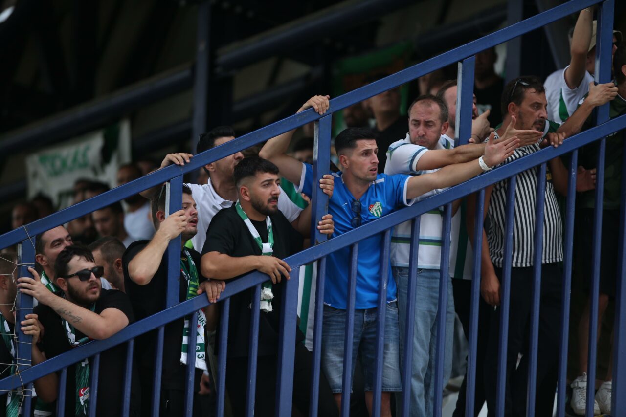 Bursaspor ilk maçtan disiplinlik oldu