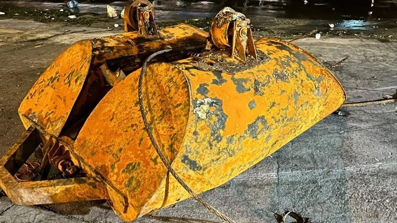 Üzeri patlayıcılarla dolu cisim sahile vurdu!