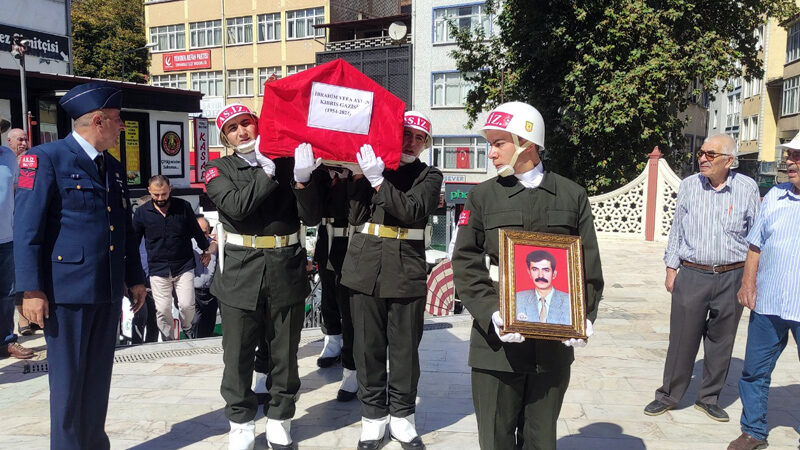 Bursa’da Kıbrıs gazisine son görev Bursa'nın Orhangazi ilçesinde 70 yaşında hayatını kaybeden Kıbrıs Barış Harekatı
