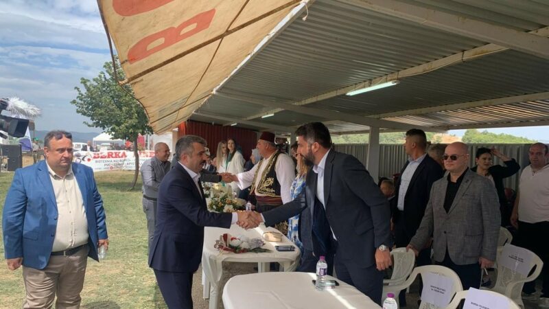 Başkan Yılmaz, Tarihi Alantepe Yağlı Güreşleri’ne katıldı Yıldırım Belediye Başkanı Oktay Yılmaz, Gümülcine Kozlukebir Belediyesi’nin düzenlediği Tarihi