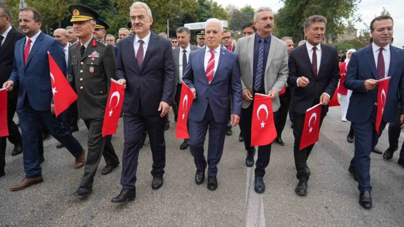 Bursa’nın düşman işgalinden kurtuluşunun 102’nci yıldönümü Bursa Valiliği tarafından gerçekleştirilen