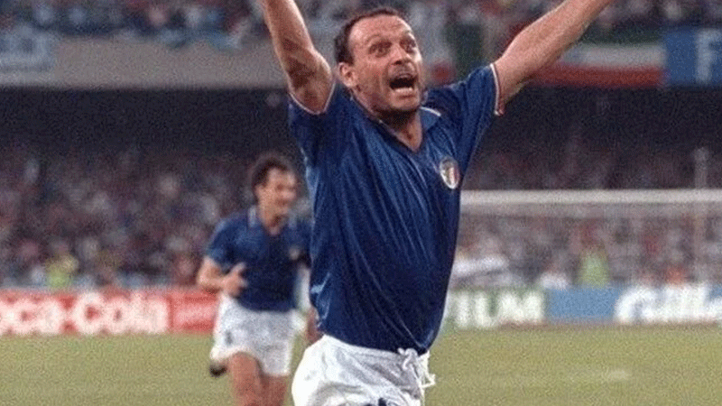 İtalyan efsanesi yaşamını yitirdi İtalyan efsane futbolcu Salvatore Schillaci, kanserle verdiği mücadeleye yenik düşerek