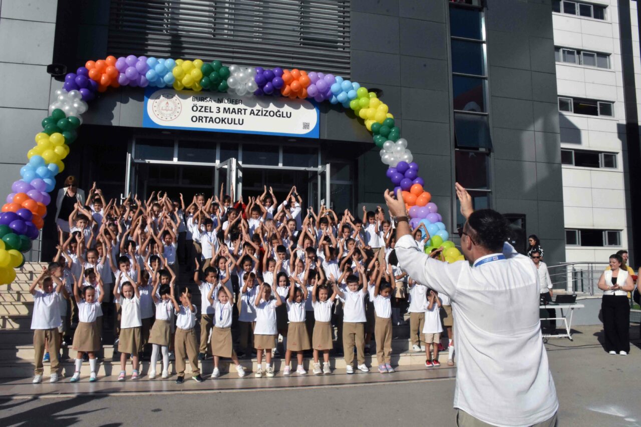 Bursa’da 3 Mart Eğitim Kurumları’nda ders başı coşkusu