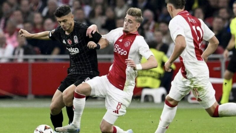 Beşiktaş, Hollanda’da farklı kaybetti Beşiktaş, UEFA Avrupa Ligi'nin ilk haftasında Ajax'a 4-0 yenildi.