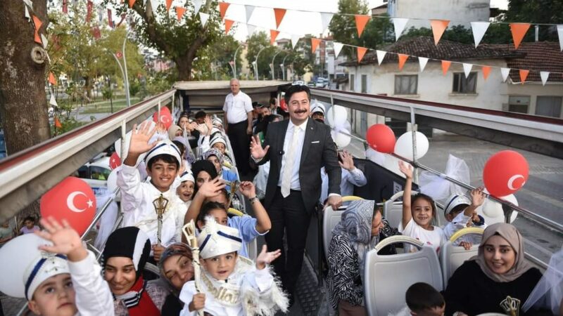 Bursa Yenişehir’de festivalde sünnet şöleni heyecanı Yenişehir Belediyesi 9. Uluslararası Altın Biber Festivali ve Yenişehir’in Kurtuluşunun