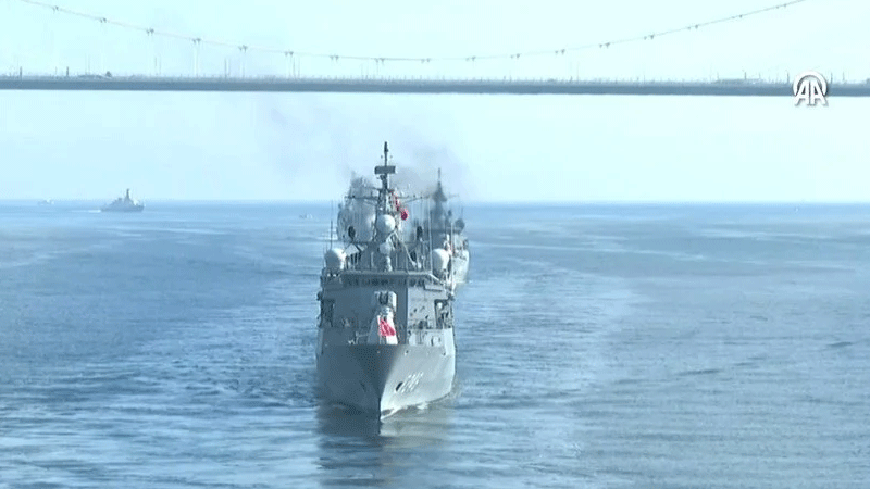 İstanbul Boğazı’nda zafer geçişi