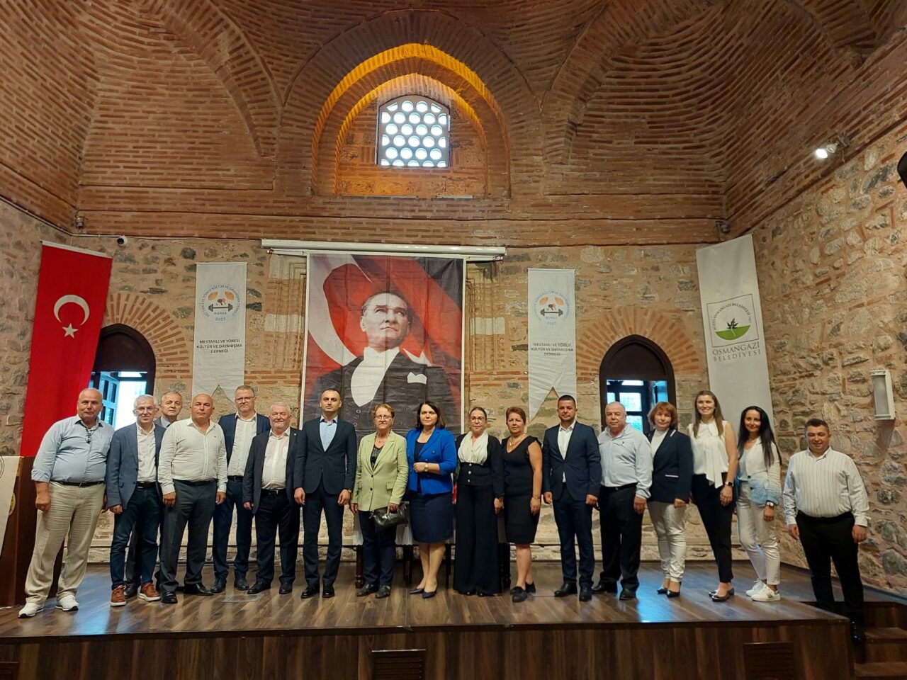 Bursa’da Mestanlılar Derneği’nin Başkanı Efe güven tazeledi