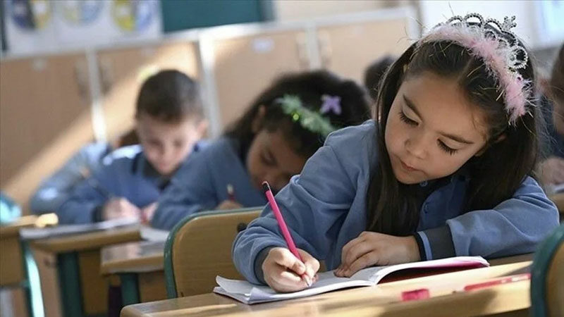 MEB’in yeni müfredatına uygun ders kitapları hazır Milli Eğitim Bakanlığınca (MEB), yeni eğitim-öğretim döneminde her kademenin ilk