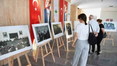Osmangazi Belediyesi tarafından yılın aydını olarak seçilen eski Milli Eğitim