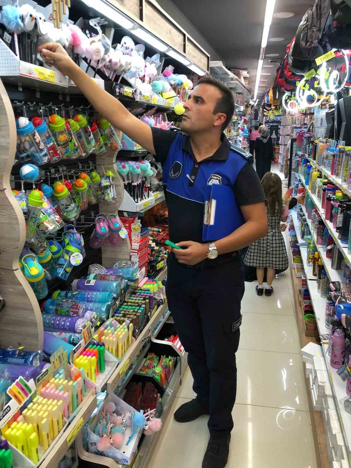 Okullar açıldı, kırtasiyeler mercek altında