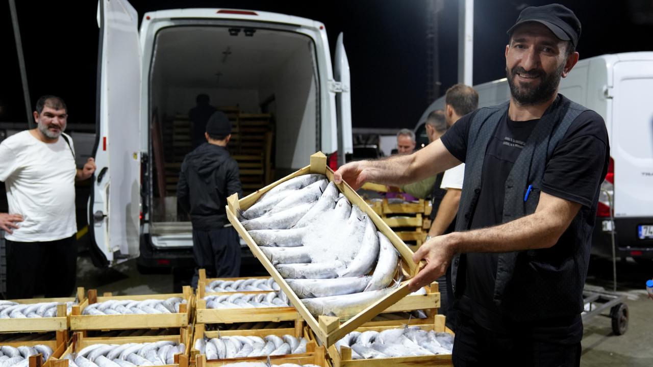 Balıkçıların yüzünü güldüren bolluk