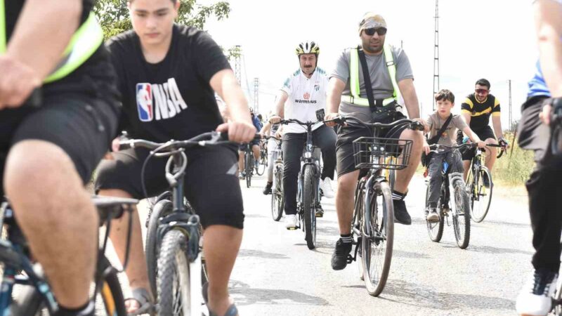 Pedallar Yenişehir’in kurtuluşu için çevrildi Osmangazi Millet Bahçesi’nde buluşan bisikletliler, Yenişehir’in kurtuluşu için pedal çevirdi.