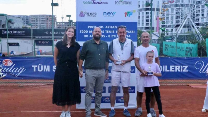Prof. Dr. Ayhan Kızıl T200 Masters Tenis Turnuvası’nda 7. yılın şampiyonları belli oldu Uludağ Premium Ana Sponsorluğunda bu yıl da 30 Ağustos-8 Eylül