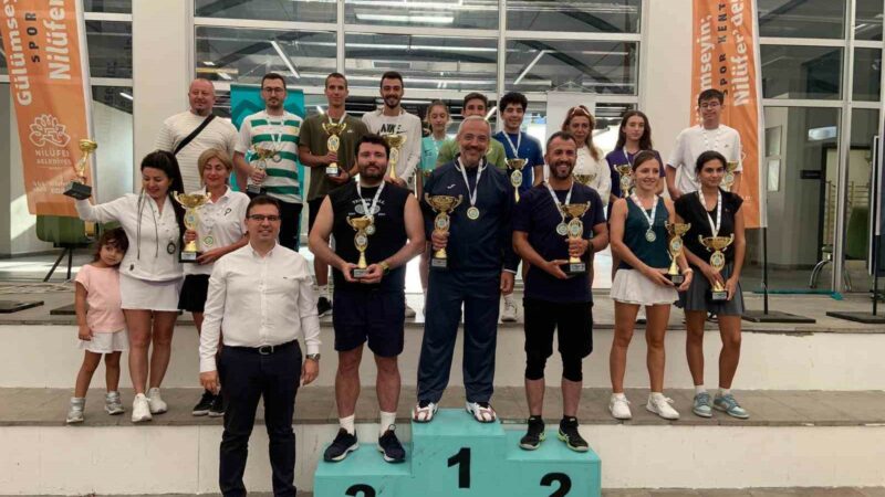 Bursa’daki turnuvada kazananlar belli oldu Nilüfer Belediyesi’nin Avrupa Hareketlilik Haftası nedeniyle düzenlediği Raket Sporları Turnuvası’nda