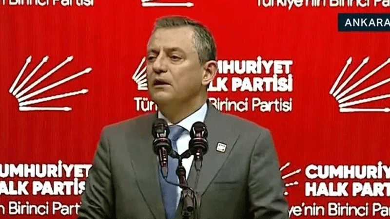 Cumhuriyet Halk Partisi’ndeki Tüzük Kurultayı’nda ikinci gün Genel Başkan Özgür