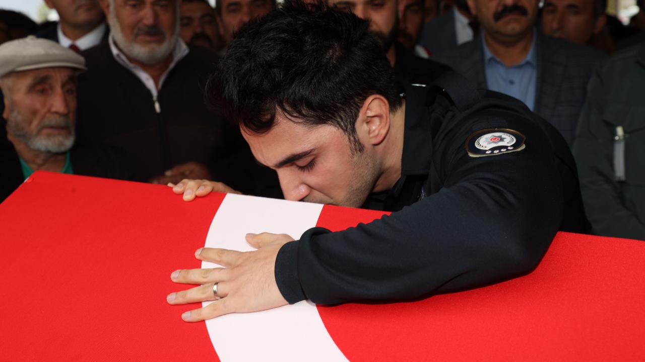 Eşinin saldırıya uğradığını polis telsizinden öğrendi