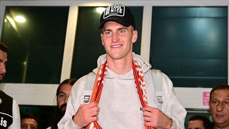 Galatasaray Kulübü, Macar futbolcu Roland Sallai'nin transferi için Freiburg ile