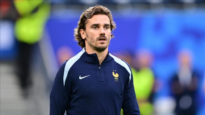 Fransız futbolcu Antoine Griezmann, 33 yaşında milli takım kariyerine son