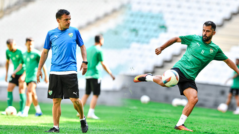 Bursaspor ara vermedi! Timsah stadyumda çalıştı