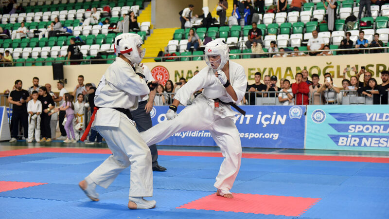 Yıldırımlı karatecilerden 50 madalya Yıldırım Belediyesi sporcuları 6 ülkeden 210 sporcunun katıldığı Yıldırım Belediyesi