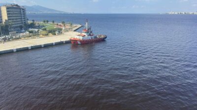 İzmir Körfezi bu kez de kırmızıya döndü! Uzman isimden açıklama