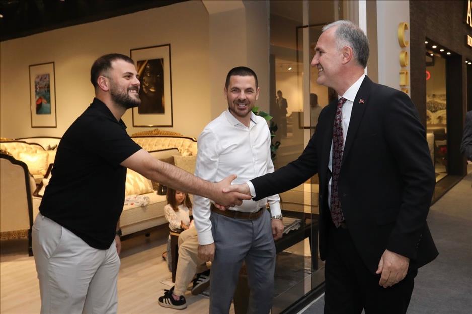 İnegöl’de mobilya şöleni devam ediyor İnegöl’de mobilya şöleni devam ediyor