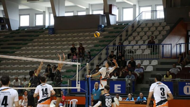 İnegöl Belediyespor Gölcük Belediye’yi konuk ediyor Türkiye Voleybol Federasyonu Erkekler 2. Lig 2. Grupta mücadele eden