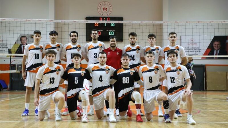 İnegöl Belediyespor filede mağlup İnegöl Belediye Spor Kulübü erkek voleybol takımı, 2. Lig 2.