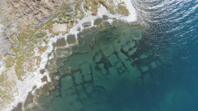 Sular çekildi, sahil kenti ortaya çıktı