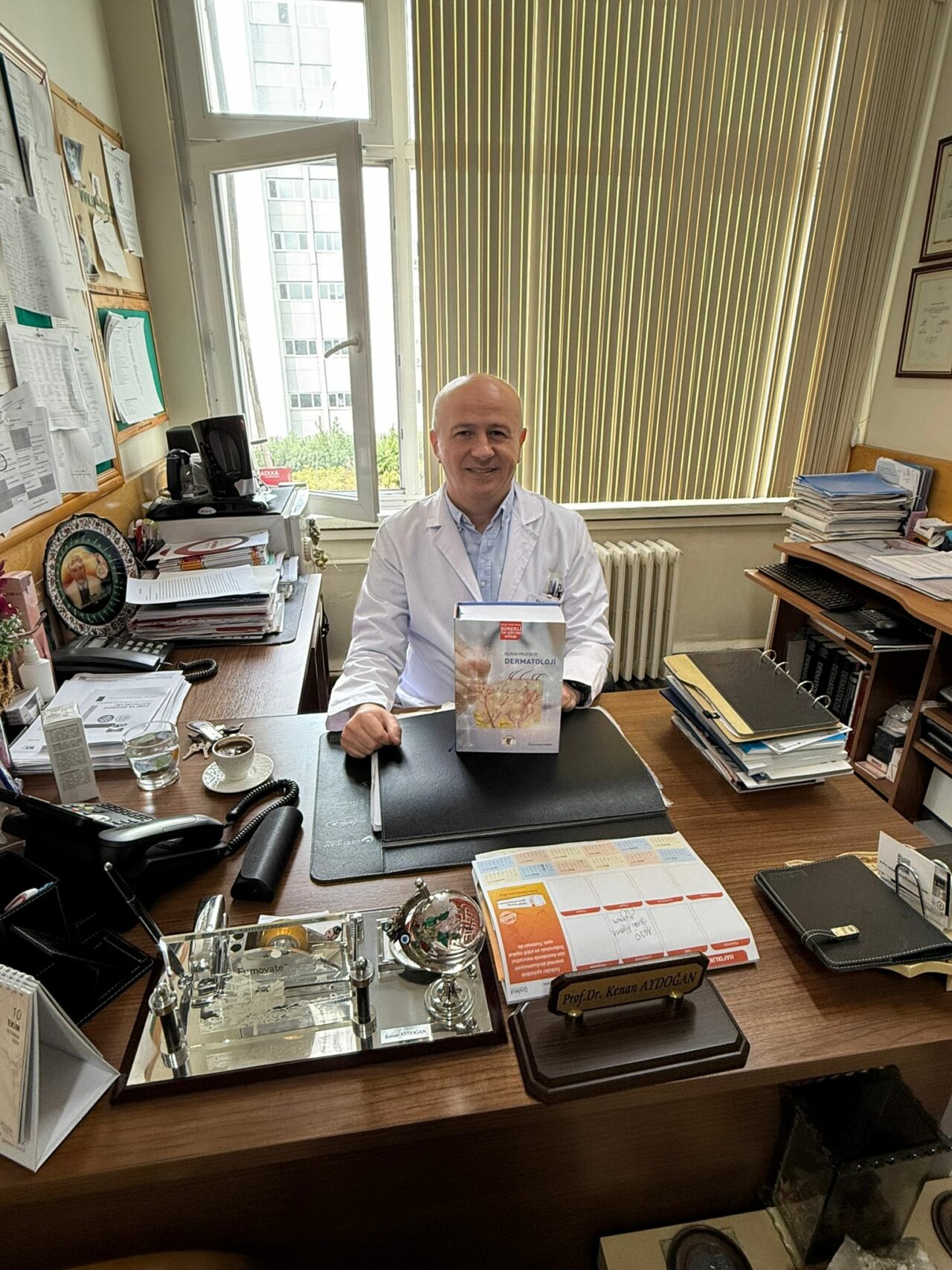 Bursa’da Kenan hocadan asistanlara ve öğrencilere büyük jest