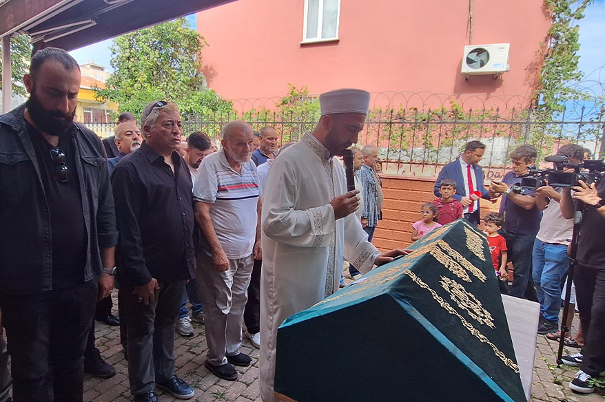 Yakınları ikinci kez cenaze törenine geldi