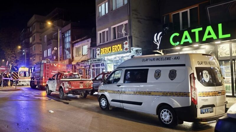 Bursa'nın İnegöl ilçesinde, bir evde çıkan yangında yaşlı adam öldü.
