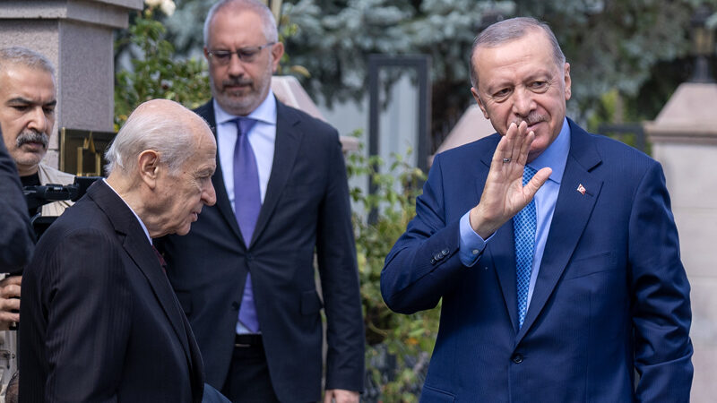Cumhurbaşkanı Erdoğan, Bahçeli ile görüştü Cumhurbaşkanı Recep Tayyip Erdoğan, MHP Genel Başkanı Devlet Bahçeli'ye ziyarette
