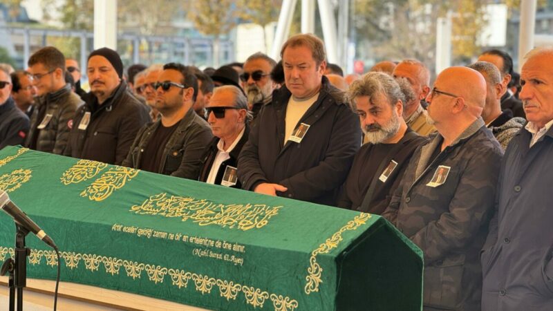 Vural Çelik son yolculuğuna uğurlandı 17 Ekim Perşembe günü hayatını kaybeden oyuncu Vural Çelik son