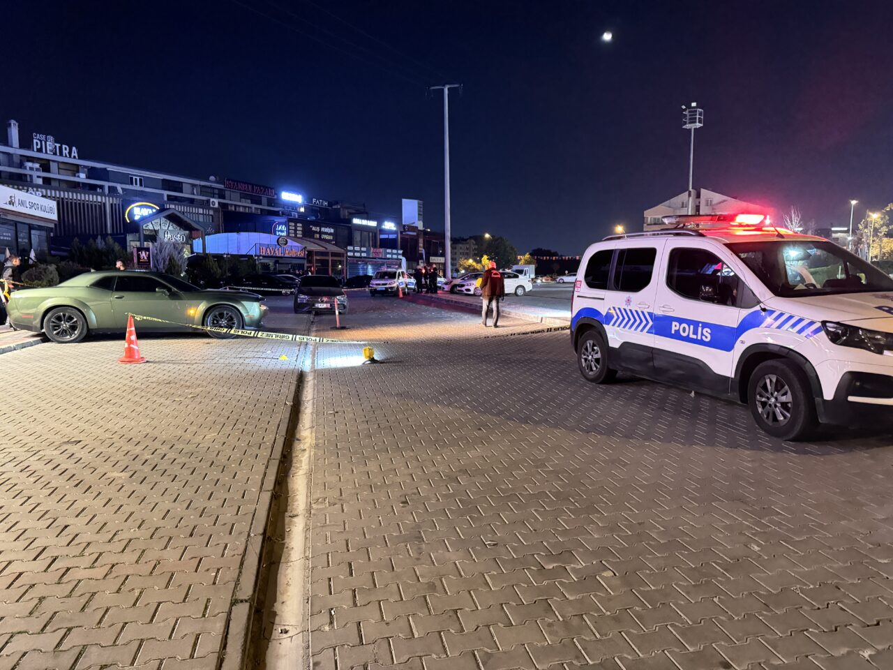 Bursa’da gece kulübünde silahlı kavga Bursa’da gece kulübünde silahlı kavga