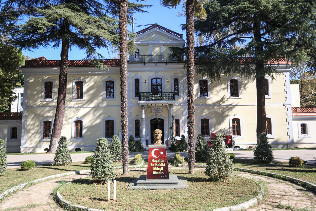 Bursa’da fabrika gibi lise!