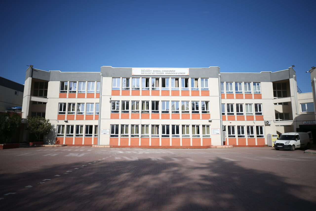 Bursa’da öğrenciler çok seviyordu! Alkışlarla uğurladılar