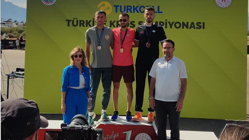 Osmangazili atlet milli takımda Osmangazi Belediyespor Kulübü’nün başarılı sporcusu Mehmet Kalyoncu, Turkcell Türkiye Kros