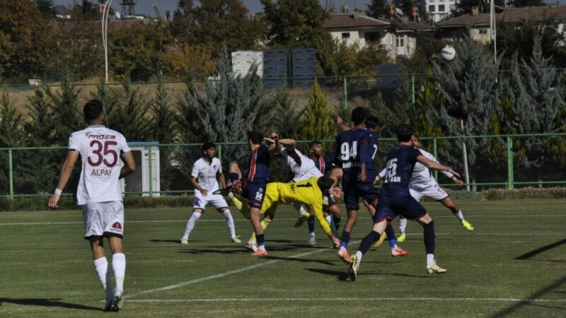3.Lig’deki Bursa ekibi uzatmada yıkıldı! 1923 Mustafakemalpaşaspor deplasmanda karşılaştığı Elazığspor’a uzatmalarda 2-0 mağlup olarak elendi.