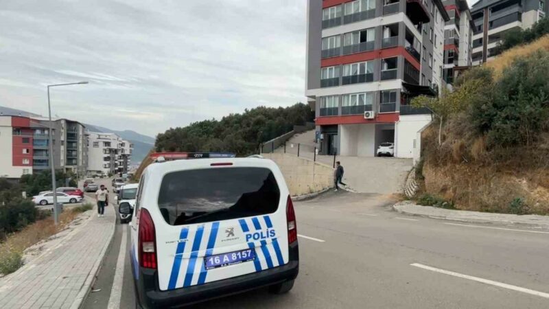 Bursa’da bir kadın daha vuruldu… Bursa’da bir şahıs, ayrılma aşamasında olduğu eşini silahla vurarak yaraladı.