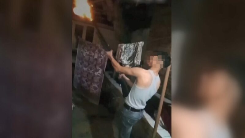 Görüntüleri sosyal medyada paylaşınca… Bursa’daki maganda gözaltına alındı Bursa'nın Mustafakemalpaşa ilçesinde babasının tüfeği ile havaya ateş edip görüntüleri