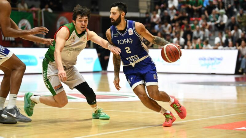 Yalovaspor’u deplasmanda deviren Bursa ekibi ligdeki galibiyet serisini 4 maça