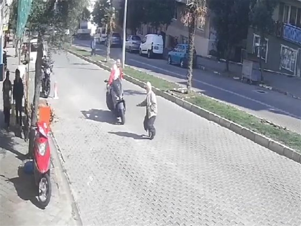 Bursa’da motosiklet yayaya çarptı Bursa’da motosiklet yayaya çarptı