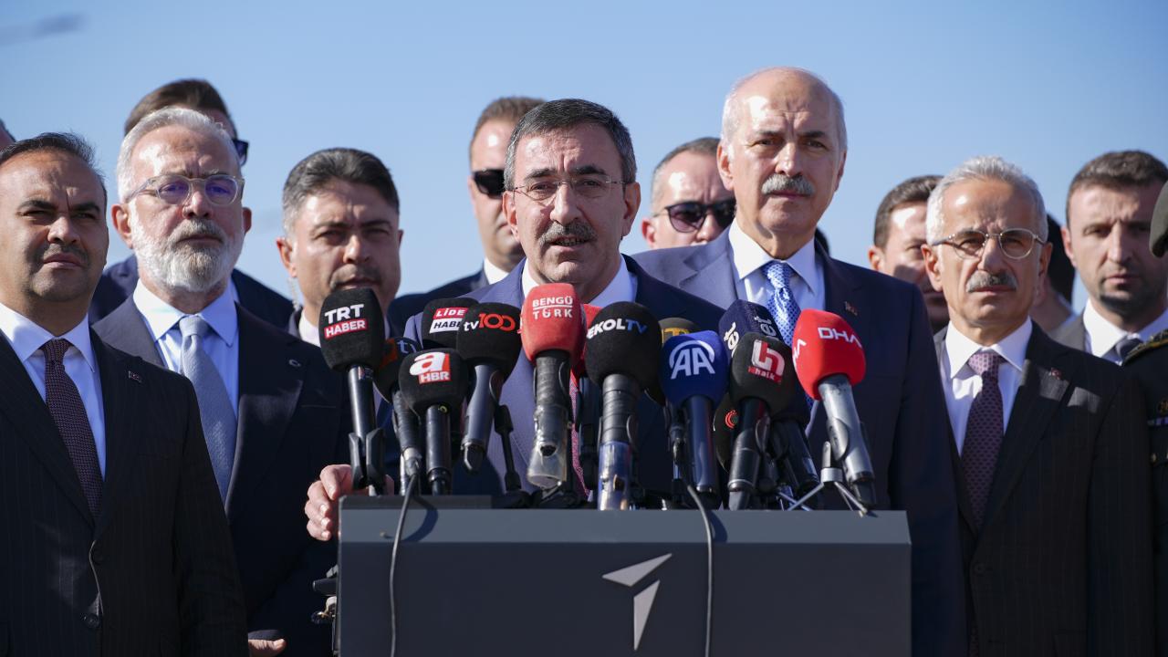 Kurtulmuş ve Yılmaz’dan TUSAŞ’a ziyaret Kurtulmuş ve Yılmaz’dan TUSAŞ’a ziyaret