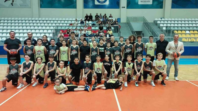 Çocuklarda dijital bağımlılığın ilacı sporda gizli Bursa’da faaliyet gösteren Güçyetmez Akademi gelişim çağındaki çocuklara bir yandan