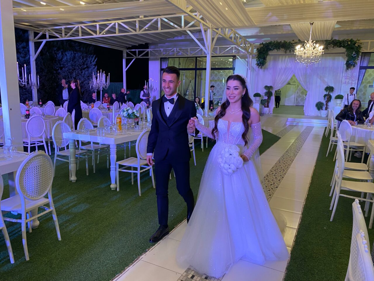 Bursasporlu futbolcu dünyaevine girdi