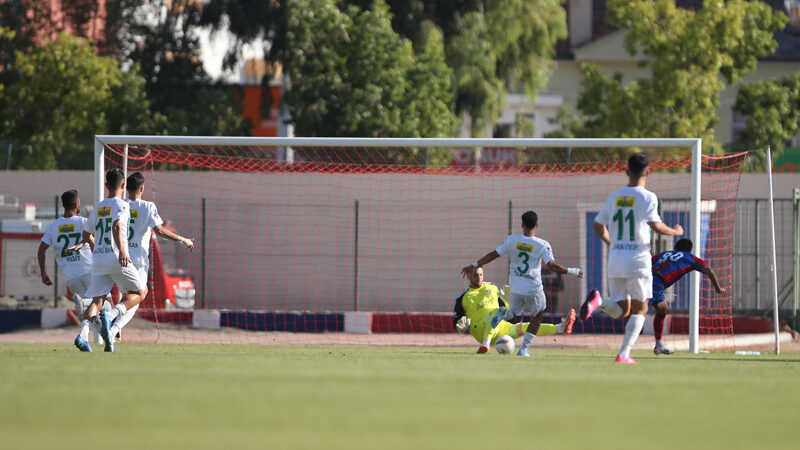 Bursaspor’da Anıl Atağ kalesinde devleşti Nesine 3. Lig'in 7. haftasında deplasmanda Silifke Belediyespor ile 0-0