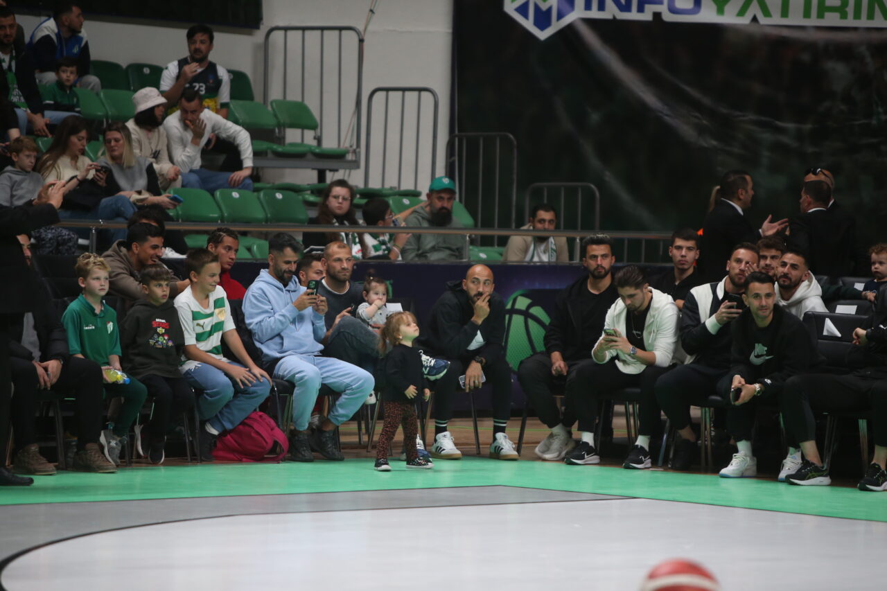 Bursaspor’dan güçbirliği; Futbolcular, basketbolcular için salonda