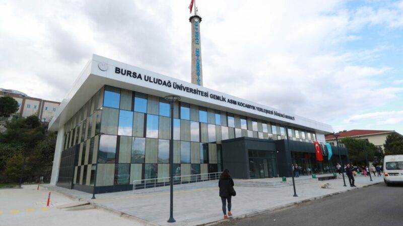Bursa’nın Gemlik ilçesine yeni öğrenci merkezi Gemlik Belediyesi ve BORUSAN işbirliğiyle, Uludağ Üniversitesi Gemlik Asım Kocabıyık