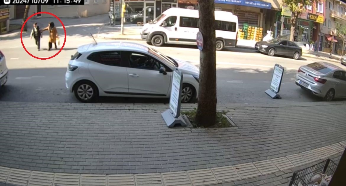 Yer: Bursa… Yolun karşısına geçerken…